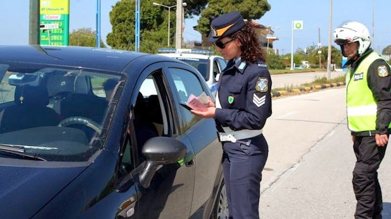 Σαρωτικές αλλαγές στον νέο ΚΟΚ: Πρόστιμα με εισοδηματικά κριτήρια – Πρόστιμα και στα ποδήλατα!